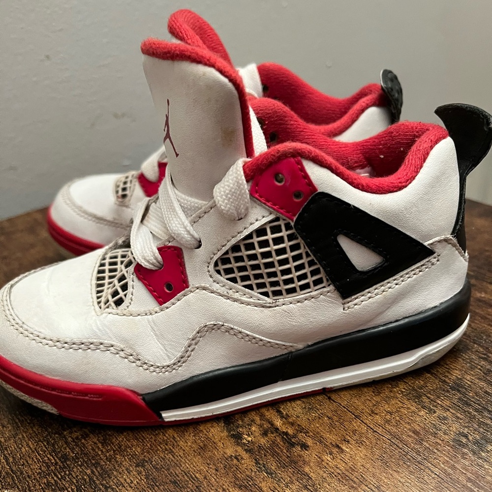 Nike Air Jordan 4 Retro Fire Red 2012 Boys Size 10C